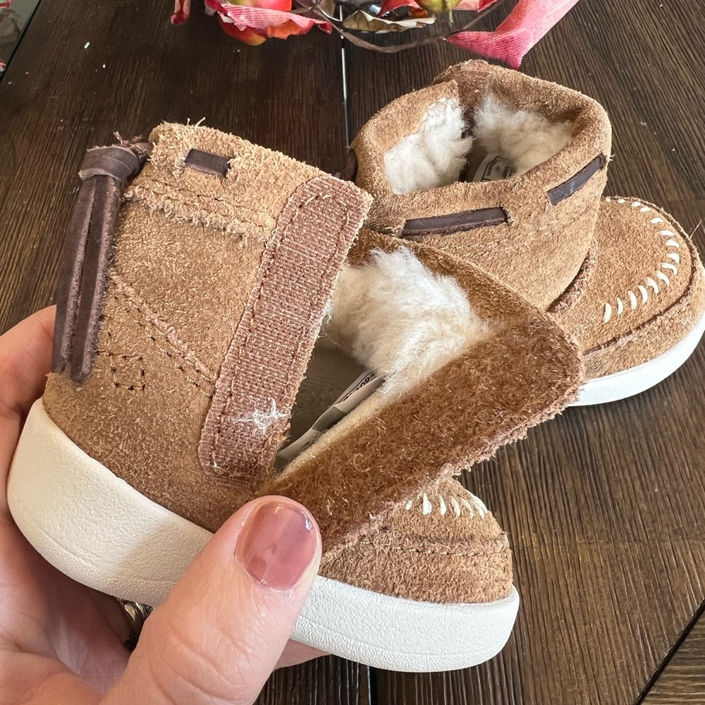 UGG Cali Moc Campfire Infant Boots - Picture 6 of 7